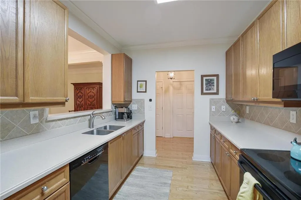 5415 Northland Drive Unit 304, Atlanta, Georgia 30342, 2 Bedrooms Bedrooms, ,2 BathroomsBathrooms,Residential,Sold,5415 Northland Drive Unit 304,7395618