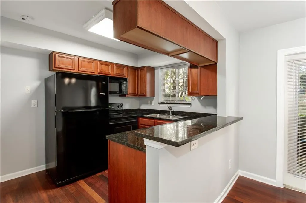 6940 Roswell Road Unit 10b, Atlanta, Georgia 30328, 2 Bedrooms Bedrooms, ,1 BathroomBathrooms,Residential,Sold,6940 Roswell Road Unit 10b,6598761