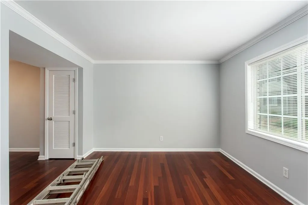 6940 Roswell Road Unit 10b, Atlanta, Georgia 30328, 2 Bedrooms Bedrooms, ,1 BathroomBathrooms,Residential,Sold,6940 Roswell Road Unit 10b,6598761