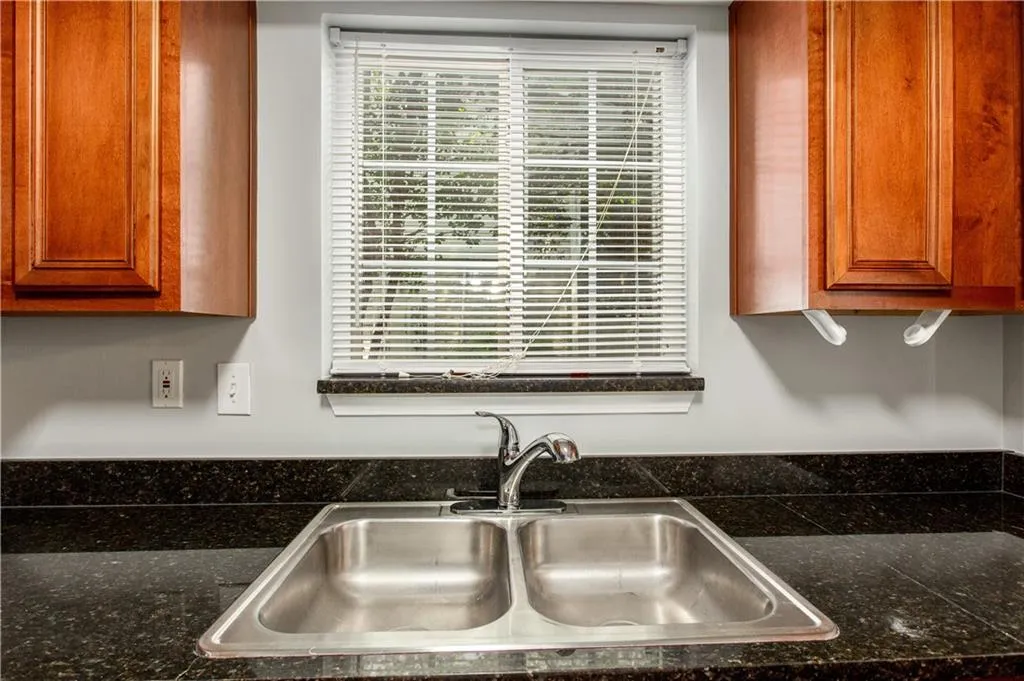 6940 Roswell Road Unit 10b, Atlanta, Georgia 30328, 2 Bedrooms Bedrooms, ,1 BathroomBathrooms,Residential,Sold,6940 Roswell Road Unit 10b,6598761