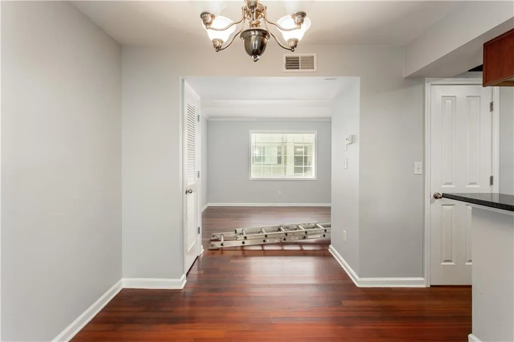 6940 Roswell Road Unit 10b, Atlanta, Georgia 30328, 2 Bedrooms Bedrooms, ,1 BathroomBathrooms,Residential,Sold,6940 Roswell Road Unit 10b,6598761