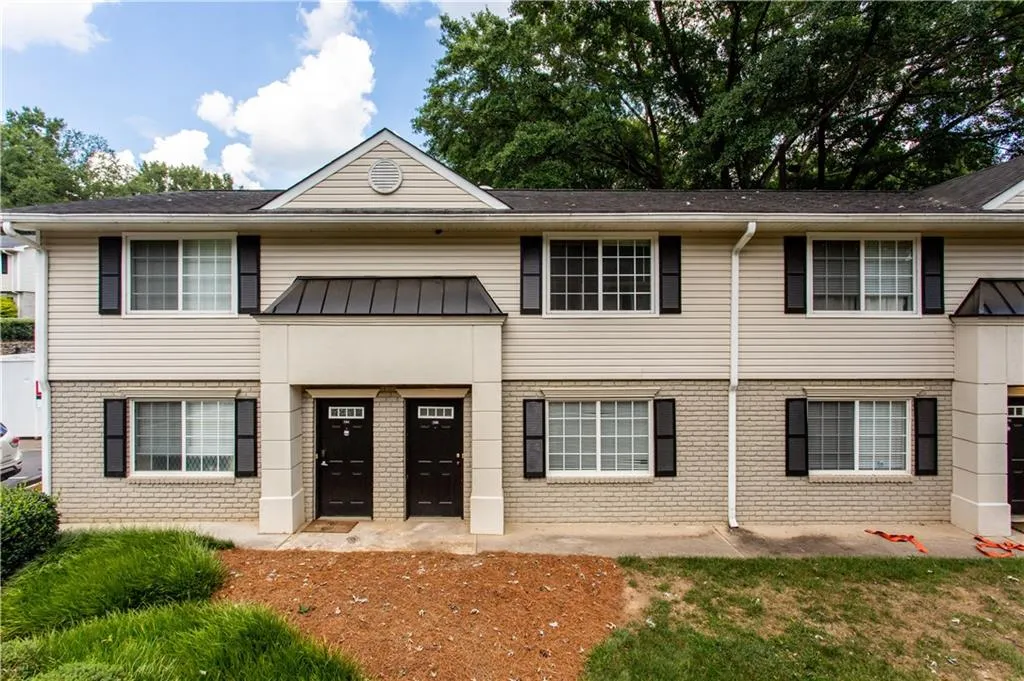 6940 Roswell Road Unit 10b, Atlanta, Georgia 30328, 2 Bedrooms Bedrooms, ,1 BathroomBathrooms,Residential,Sold,6940 Roswell Road Unit 10b,6598761