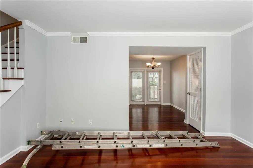 6940 Roswell Road Unit 10b, Atlanta, Georgia 30328, 2 Bedrooms Bedrooms, ,1 BathroomBathrooms,Residential,Sold,6940 Roswell Road Unit 10b,6598761