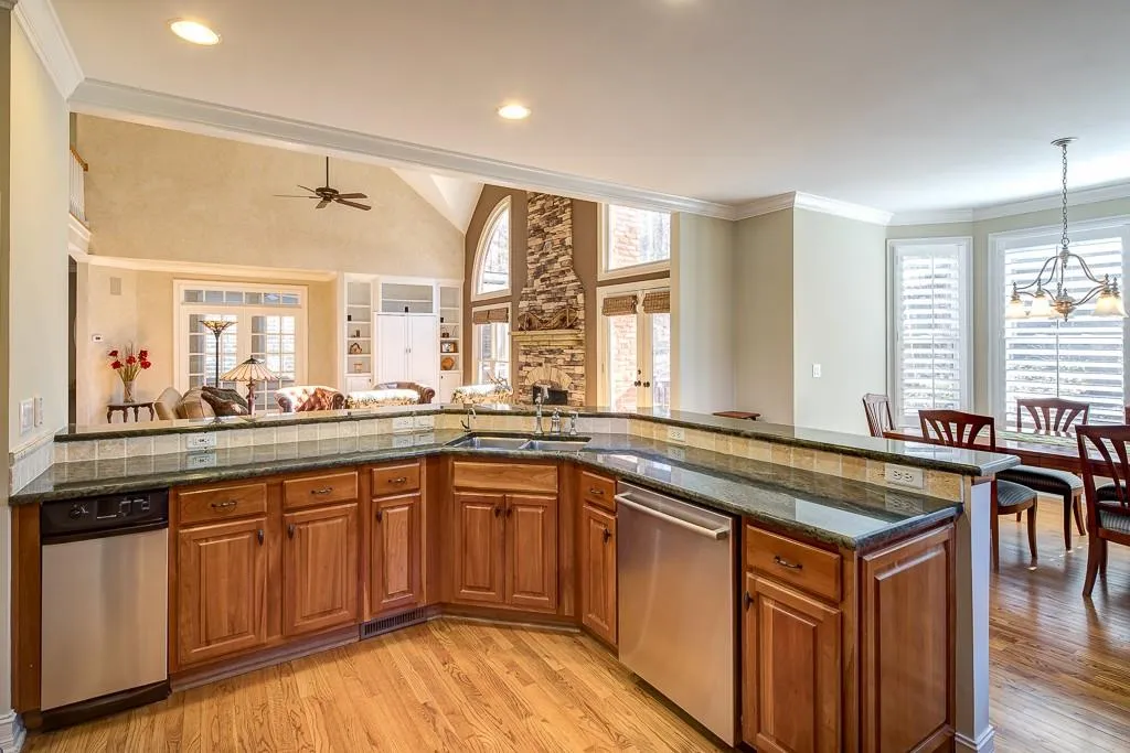 5075 Magnolia Bluff Drive, Sandy Springs, Georgia 30350, 5 Bedrooms Bedrooms, ,4 BathroomsBathrooms,Residential,Sold,5075 Magnolia Bluff Drive,5808295