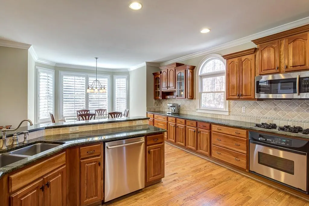 5075 Magnolia Bluff Drive, Sandy Springs, Georgia 30350, 5 Bedrooms Bedrooms, ,4 BathroomsBathrooms,Residential,Sold,5075 Magnolia Bluff Drive,5808295