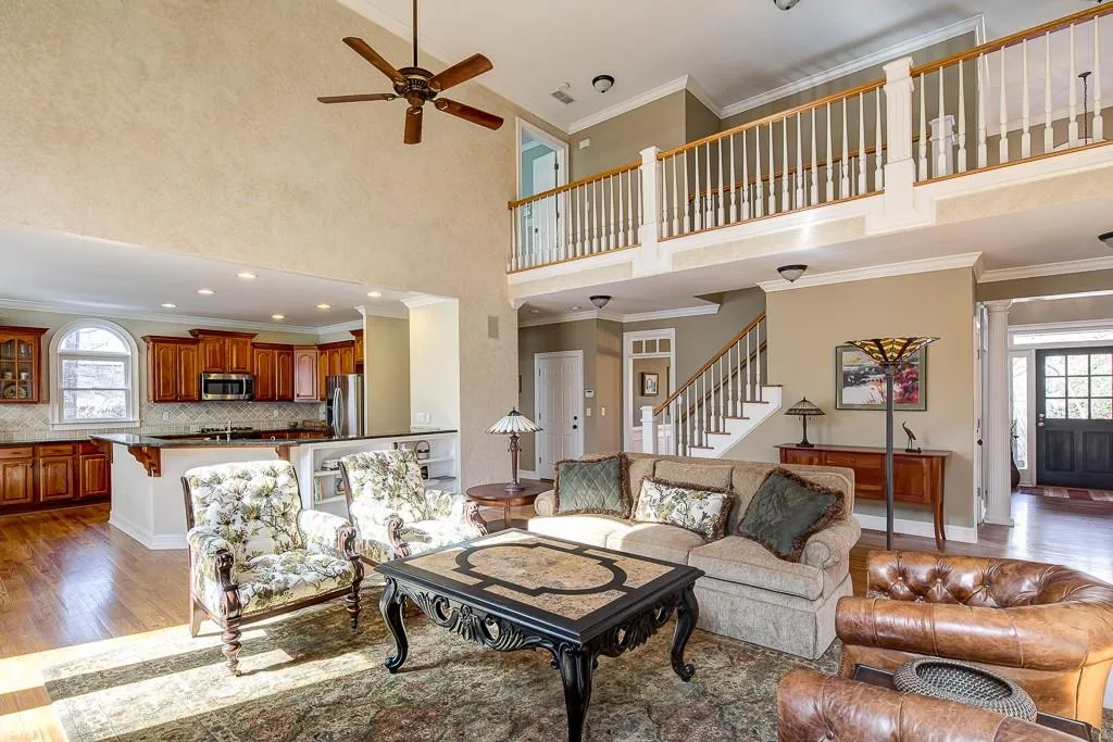 5075 Magnolia Bluff Drive, Sandy Springs, Georgia 30350, 5 Bedrooms Bedrooms, ,4 BathroomsBathrooms,Residential,Sold,5075 Magnolia Bluff Drive,5808295
