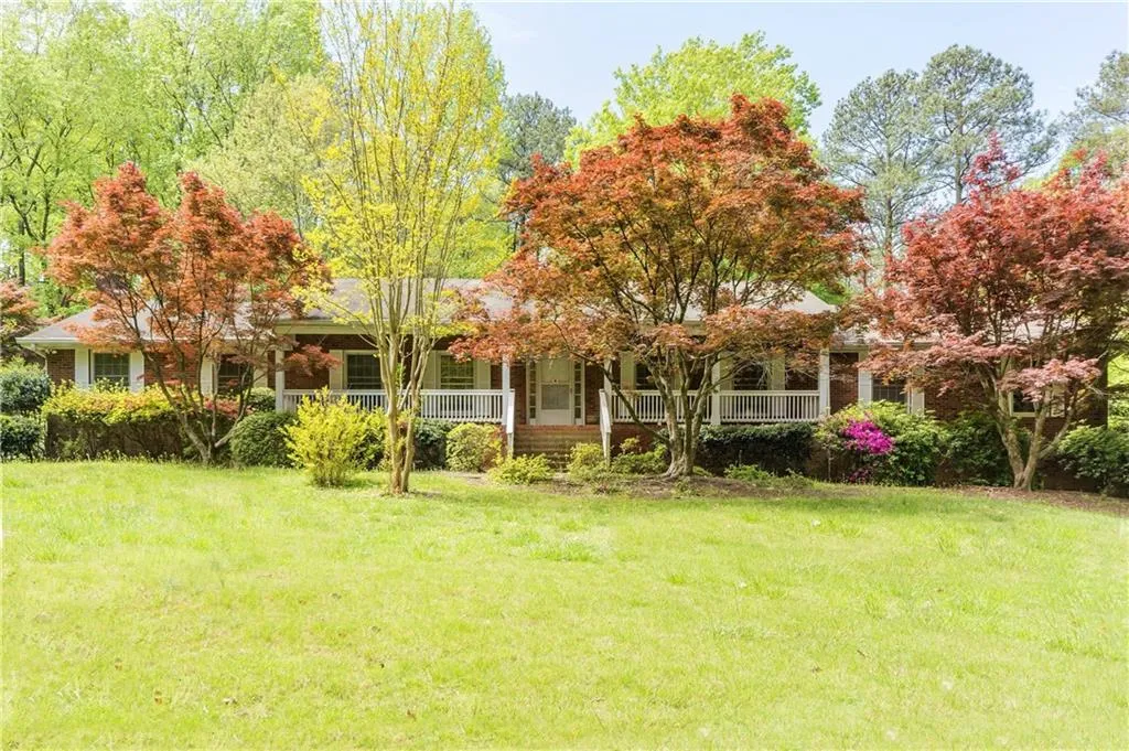 9300 Roberts Drive, Sandy Springs, Georgia 30350, 5 Bedrooms Bedrooms, ,5 BathroomsBathrooms,Residential,Sold,9300 Roberts Drive,5692903