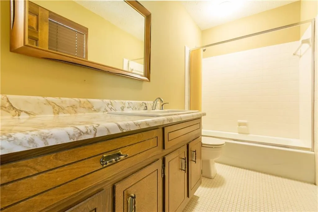 9300 Roberts Drive, Sandy Springs, Georgia 30350, 5 Bedrooms Bedrooms, ,5 BathroomsBathrooms,Residential,Sold,9300 Roberts Drive,5692903