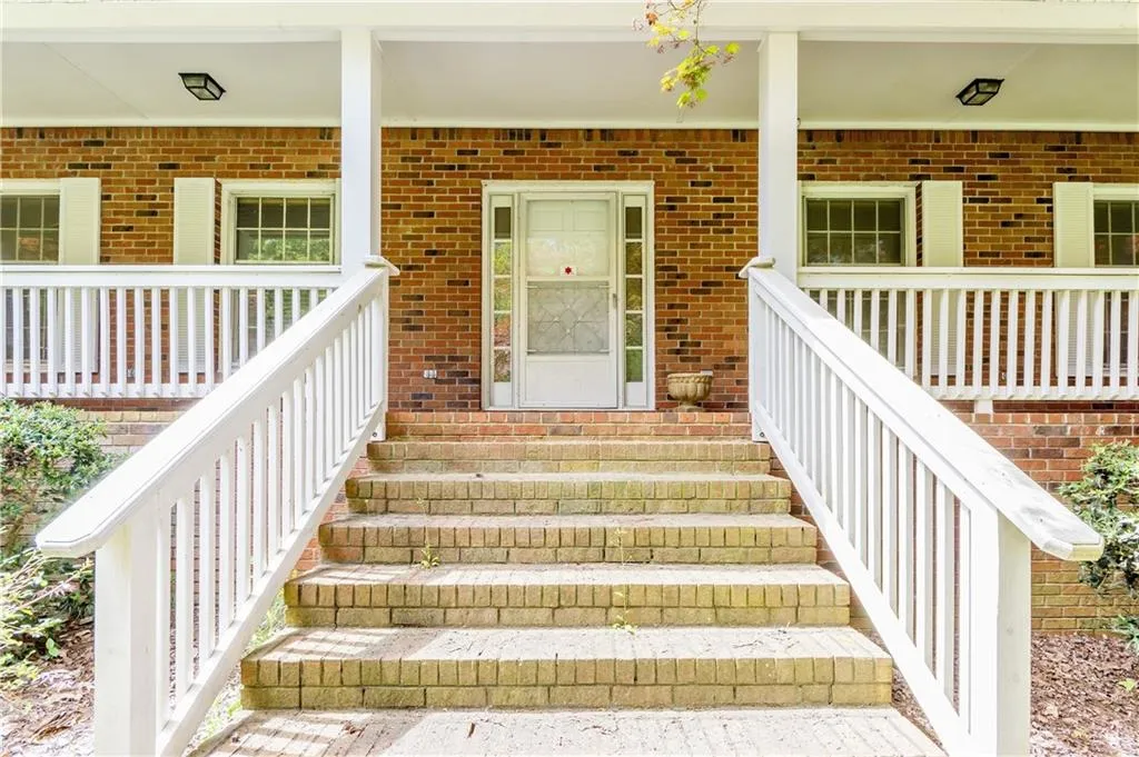 9300 Roberts Drive, Sandy Springs, Georgia 30350, 5 Bedrooms Bedrooms, ,5 BathroomsBathrooms,Residential,Sold,9300 Roberts Drive,5692903