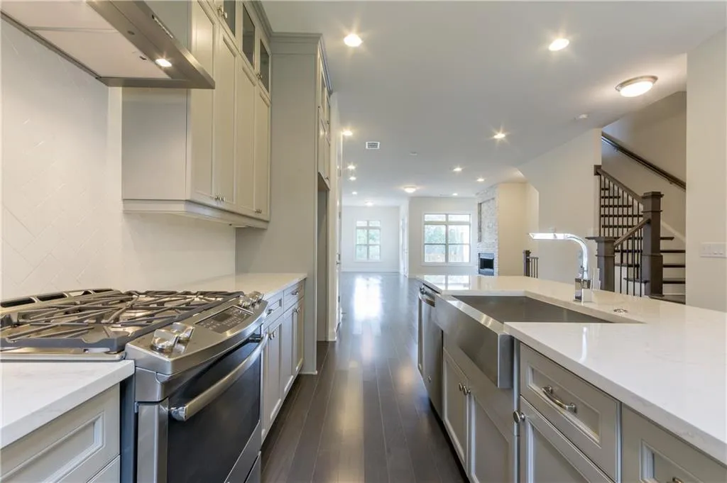 4121 Township Parkway, Atlanta, Georgia 30342, 3 Bedrooms Bedrooms, ,3 BathroomsBathrooms,Residential,Sold,4121 Township Parkway,5906921