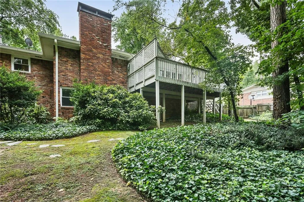 435 Amberidge Trail, Sandy Springs, Georgia 30328, 5 Bedrooms Bedrooms, ,3 BathroomsBathrooms,Residential,Sold,435 Amberidge Trail,5863533