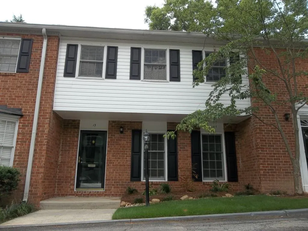 6520 Roswell Road Unit 13, Atlanta, Georgia 30328, 3 Bedrooms Bedrooms, ,2 BathroomsBathrooms,Residential,Sold,6520 Roswell Road Unit 13,5729852