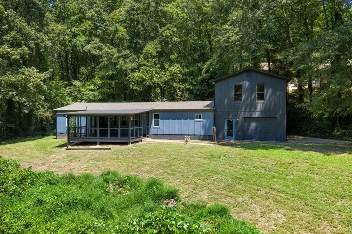 5186 W Holiday Court Se, Acworth, Georgia 30102