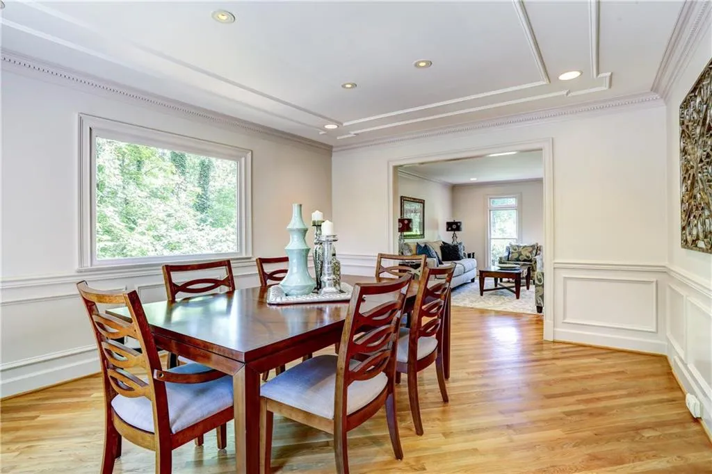 715 Westphalia Court, Sandy Springs, Georgia 30350, 6 Bedrooms Bedrooms, ,5 BathroomsBathrooms,Residential,Sold,715 Westphalia Court,5748029