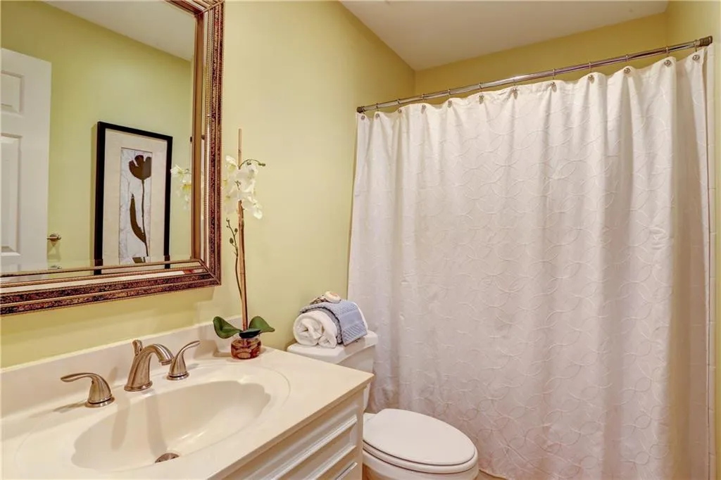 715 Westphalia Court, Sandy Springs, Georgia 30350, 6 Bedrooms Bedrooms, ,5 BathroomsBathrooms,Residential,Sold,715 Westphalia Court,5748029