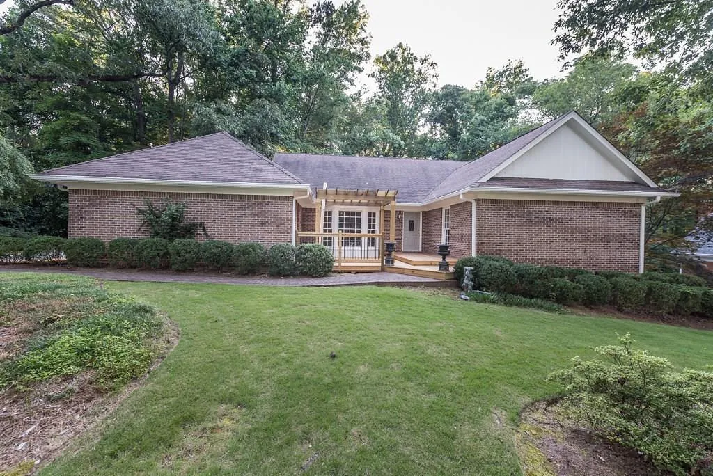 7160 Cherry Bluff Drive, Sandy Springs, Georgia 30350, 4 Bedrooms Bedrooms, ,3 BathroomsBathrooms,Residential,Sold,7160 Cherry Bluff Drive,5866306