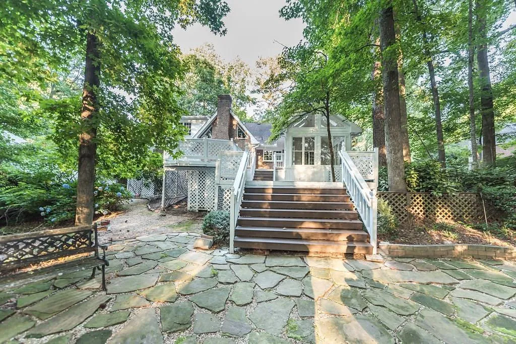 7160 Cherry Bluff Drive, Sandy Springs, Georgia 30350, 4 Bedrooms Bedrooms, ,3 BathroomsBathrooms,Residential,Sold,7160 Cherry Bluff Drive,5866306