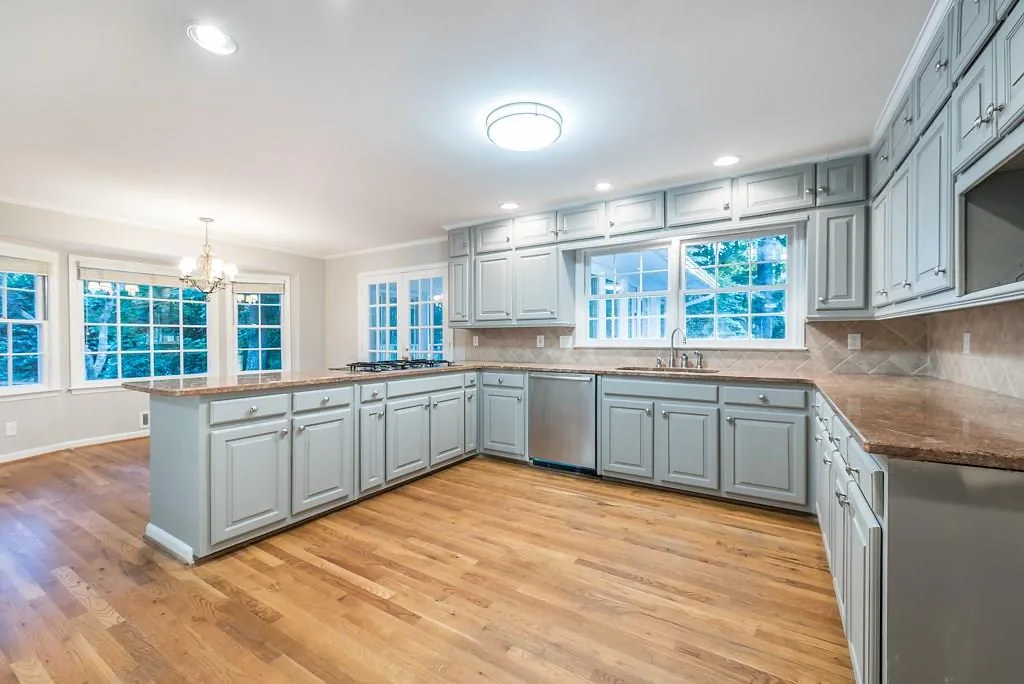7160 Cherry Bluff Drive, Sandy Springs, Georgia 30350, 4 Bedrooms Bedrooms, ,3 BathroomsBathrooms,Residential,Sold,7160 Cherry Bluff Drive,5866306