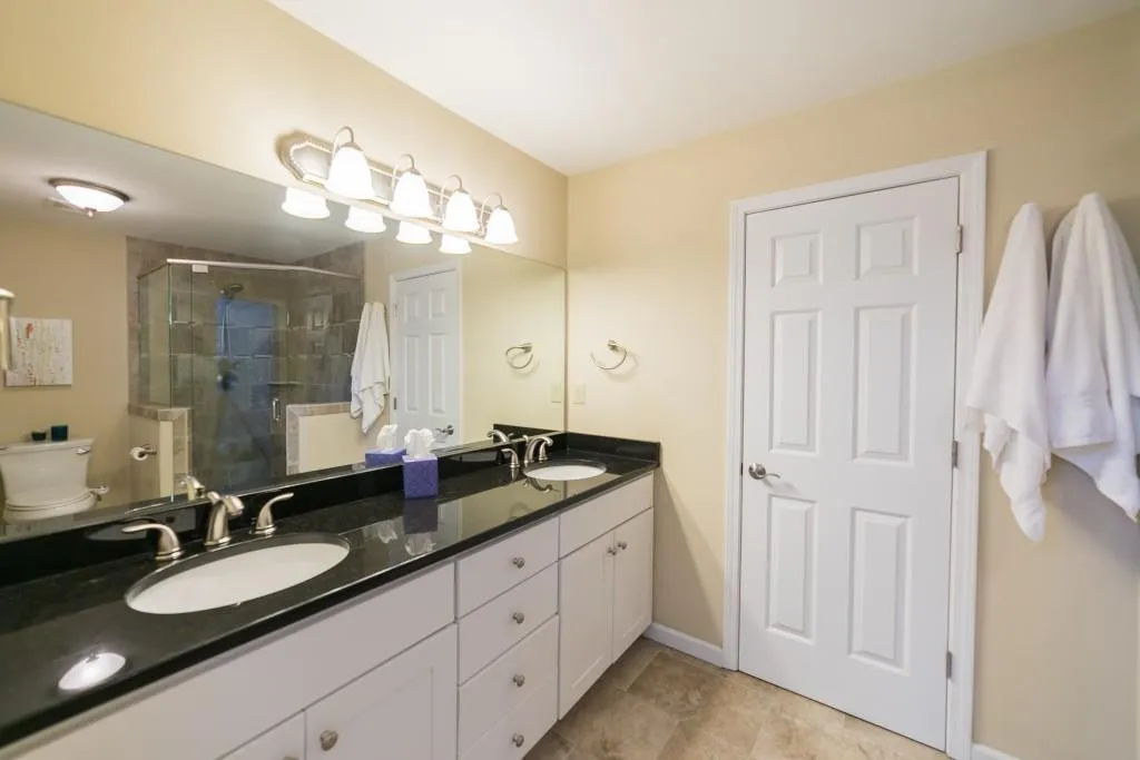 6124 Barfield Road, Atlanta, Georgia 30328, 4 Bedrooms Bedrooms, ,3 BathroomsBathrooms,Residential,Sold,6124 Barfield Road,5846071