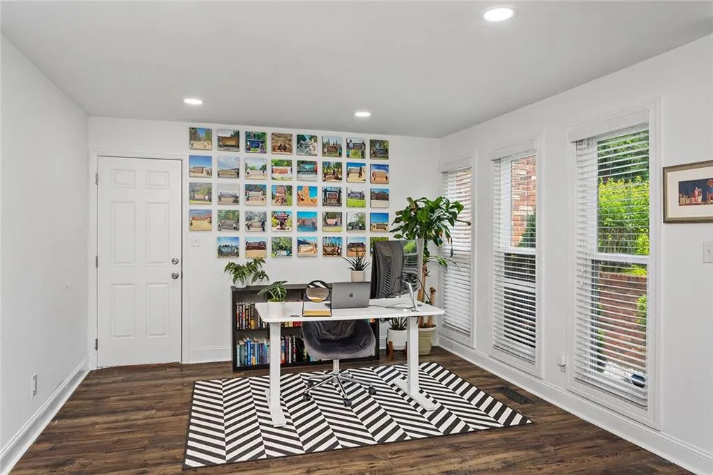 6118 Barfield Road, Atlanta, Georgia 30328, 3 Bedrooms Bedrooms, ,3 BathroomsBathrooms,Residential,Sold,6118 Barfield Road,7048963