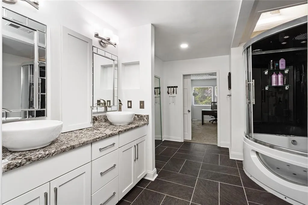 6118 Barfield Road, Atlanta, Georgia 30328, 3 Bedrooms Bedrooms, ,3 BathroomsBathrooms,Residential,Sold,6118 Barfield Road,7048963