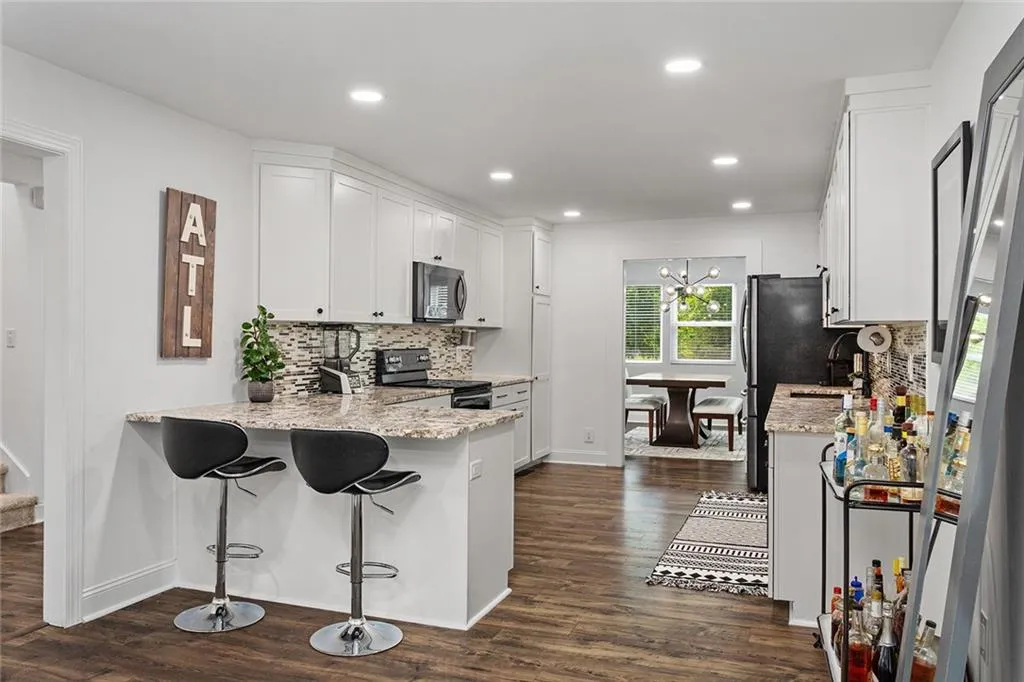 6118 Barfield Road, Atlanta, Georgia 30328, 3 Bedrooms Bedrooms, ,3 BathroomsBathrooms,Residential,Sold,6118 Barfield Road,7048963