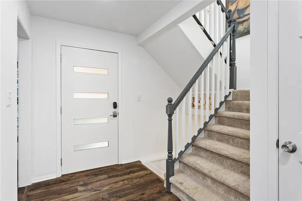 6118 Barfield Road, Atlanta, Georgia 30328, 3 Bedrooms Bedrooms, ,3 BathroomsBathrooms,Residential,Sold,6118 Barfield Road,7048963