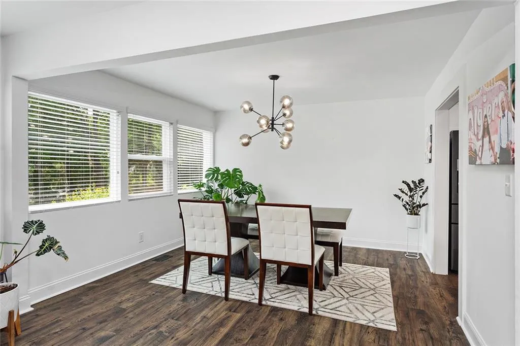 6118 Barfield Road, Atlanta, Georgia 30328, 3 Bedrooms Bedrooms, ,3 BathroomsBathrooms,Residential,Sold,6118 Barfield Road,7048963