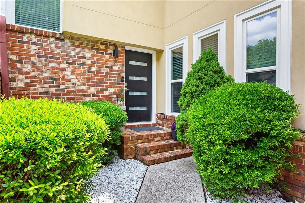 6118 Barfield Road, Atlanta, Georgia 30328, 3 Bedrooms Bedrooms, ,3 BathroomsBathrooms,Residential,Sold,6118 Barfield Road,7048963