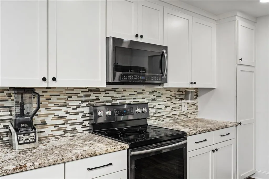 6118 Barfield Road, Atlanta, Georgia 30328, 3 Bedrooms Bedrooms, ,3 BathroomsBathrooms,Residential,Sold,6118 Barfield Road,7048963