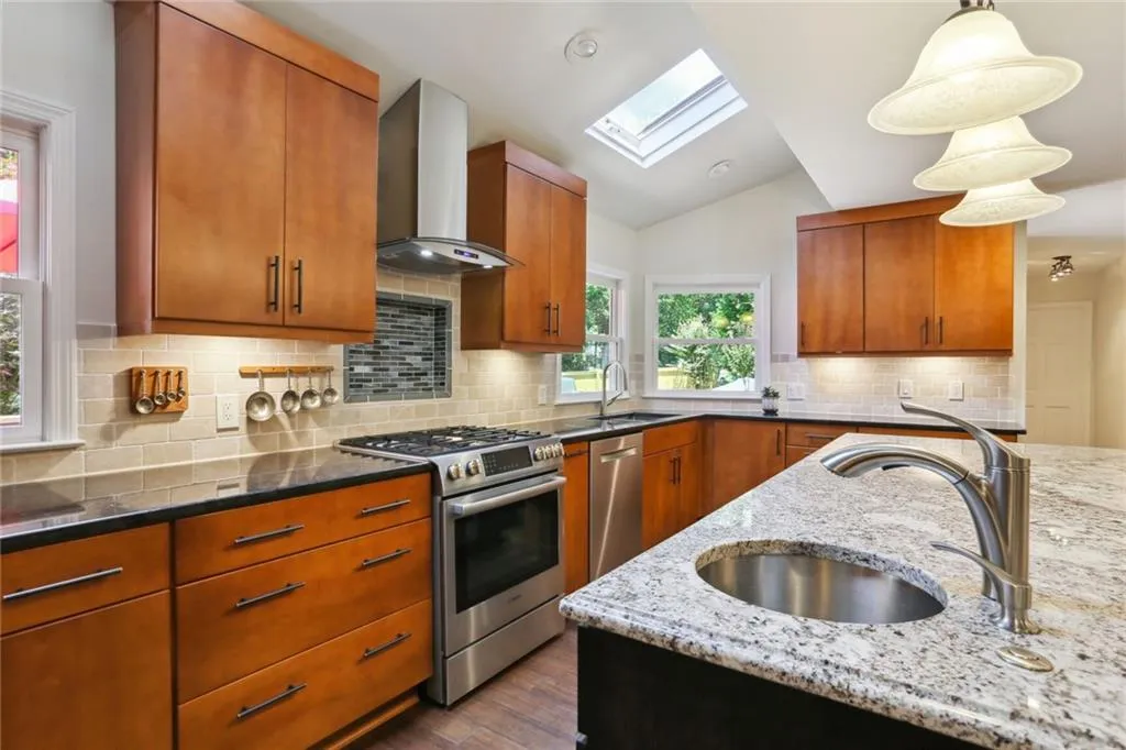 6855 Lisa Lane, Sandy Springs, Georgia 30338, 5 Bedrooms Bedrooms, ,3 BathroomsBathrooms,Residential,Sold,6855 Lisa Lane,7238361