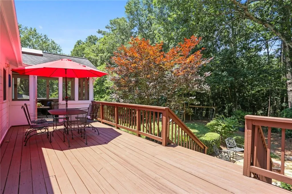 6855 Lisa Lane, Sandy Springs, Georgia 30338, 5 Bedrooms Bedrooms, ,3 BathroomsBathrooms,Residential,Sold,6855 Lisa Lane,7238361