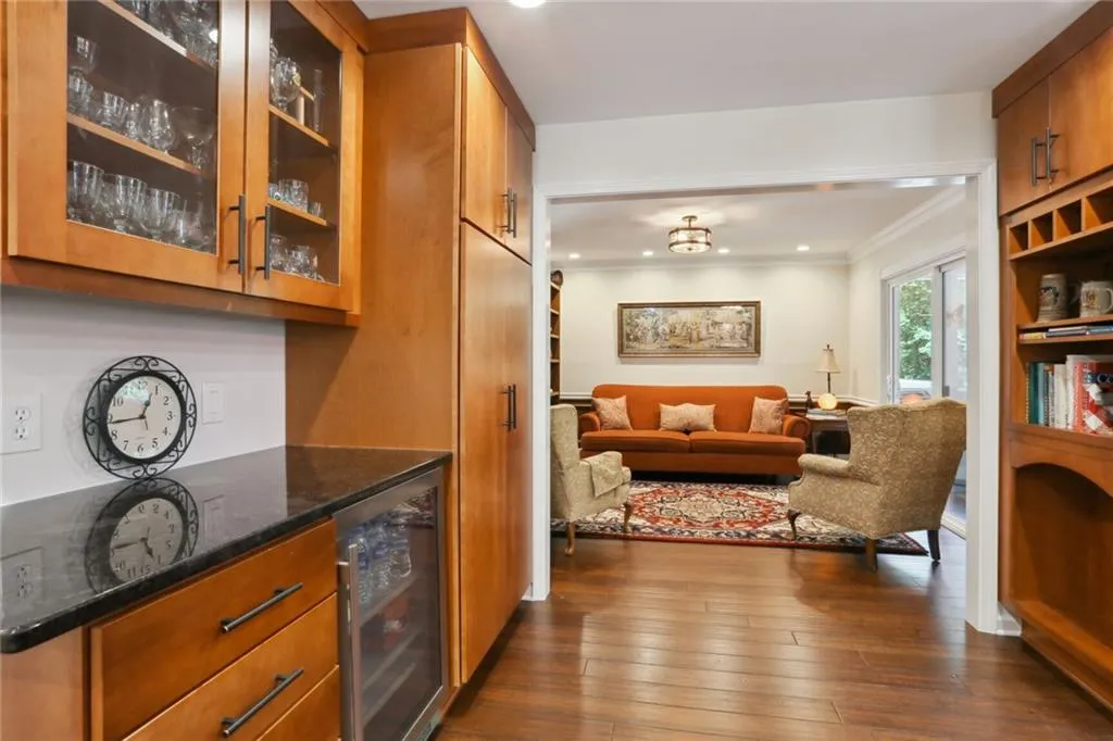 6855 Lisa Lane, Sandy Springs, Georgia 30338, 5 Bedrooms Bedrooms, ,3 BathroomsBathrooms,Residential,Sold,6855 Lisa Lane,7238361