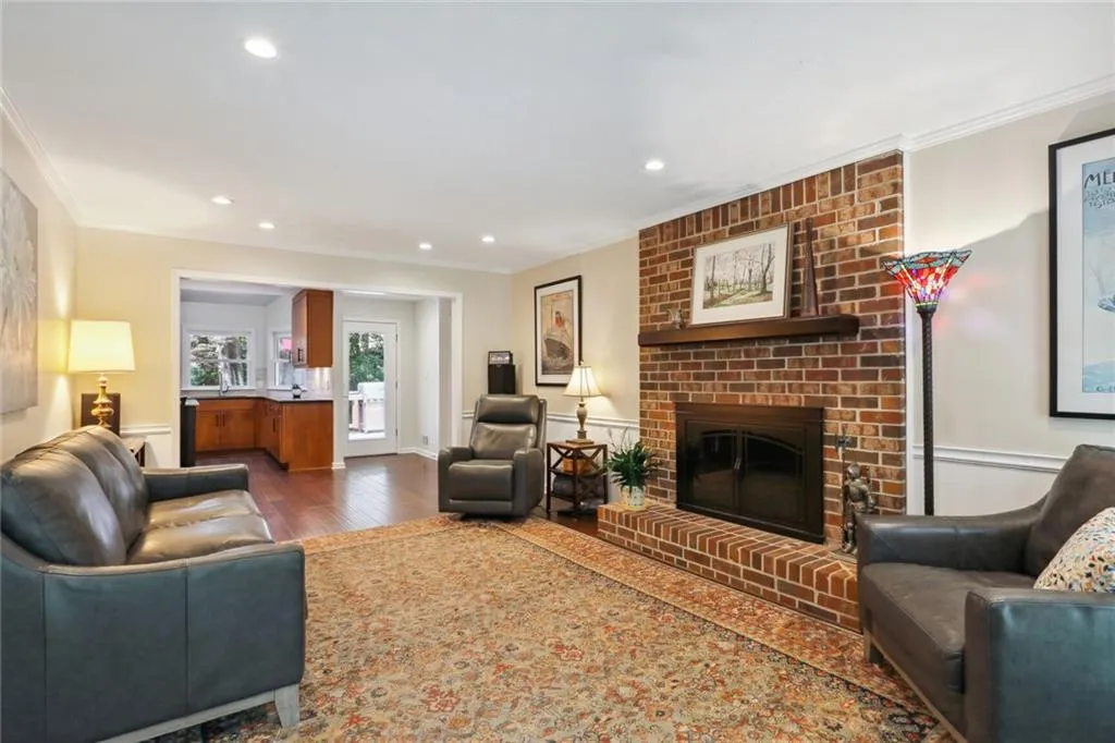 6855 Lisa Lane, Sandy Springs, Georgia 30338, 5 Bedrooms Bedrooms, ,3 BathroomsBathrooms,Residential,Sold,6855 Lisa Lane,7238361