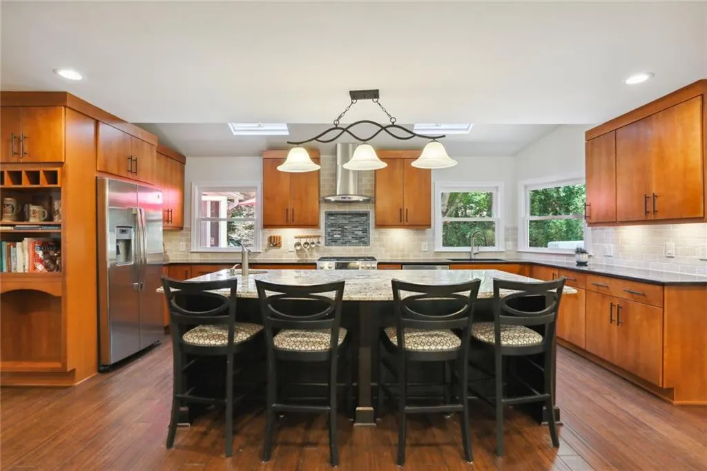 6855 Lisa Lane, Sandy Springs, Georgia 30338, 5 Bedrooms Bedrooms, ,3 BathroomsBathrooms,Residential,Sold,6855 Lisa Lane,7238361