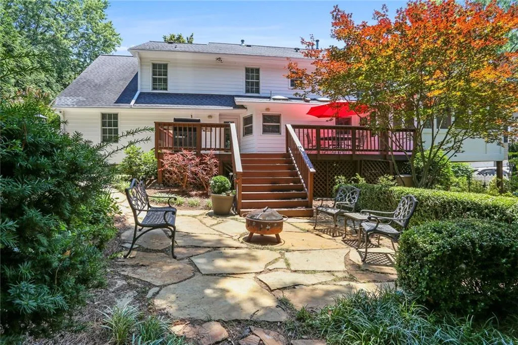 6855 Lisa Lane, Sandy Springs, Georgia 30338, 5 Bedrooms Bedrooms, ,3 BathroomsBathrooms,Residential,Sold,6855 Lisa Lane,7238361