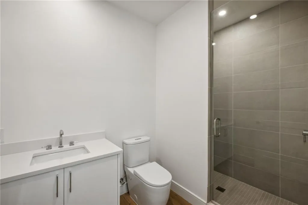 2425 Peachtree Road Ne Unit 1106, Atlanta, Georgia 30305, 2 Bedrooms Bedrooms, ,3 BathroomsBathrooms,Residential,For Sale,2425 Peachtree Road Ne Unit 1106,7499987