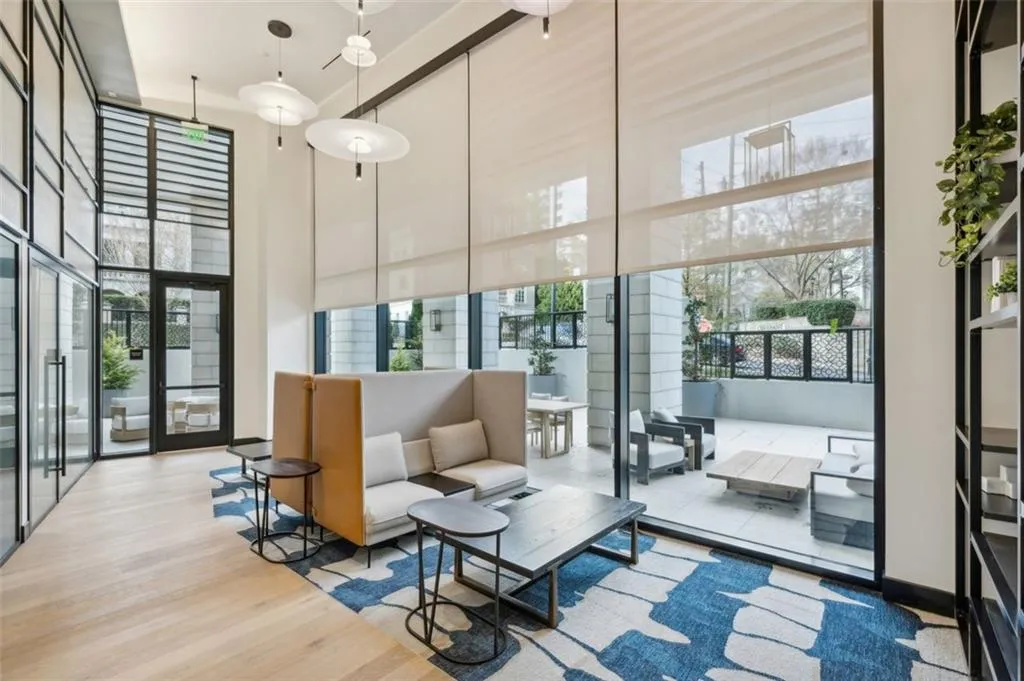 2425 Peachtree Road Ne Unit 1106, Atlanta, Georgia 30305, 2 Bedrooms Bedrooms, ,3 BathroomsBathrooms,Residential,For Sale,2425 Peachtree Road Ne Unit 1106,7499987