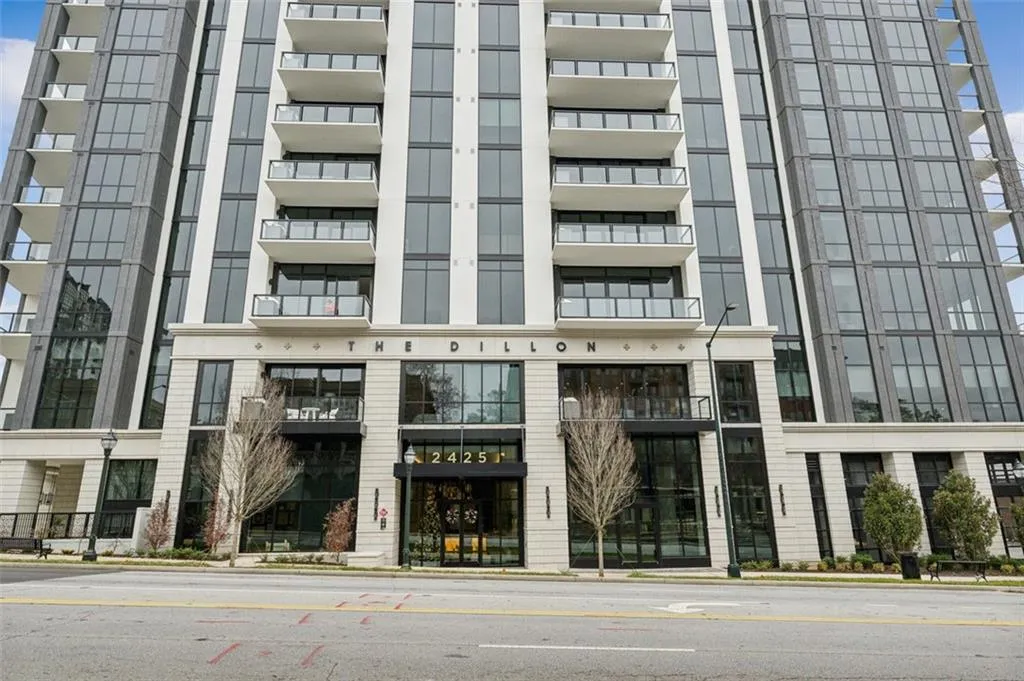 2425 Peachtree Road Ne Unit 1106, Atlanta, Georgia 30305, 2 Bedrooms Bedrooms, ,3 BathroomsBathrooms,Residential,For Sale,2425 Peachtree Road Ne Unit 1106,7499987