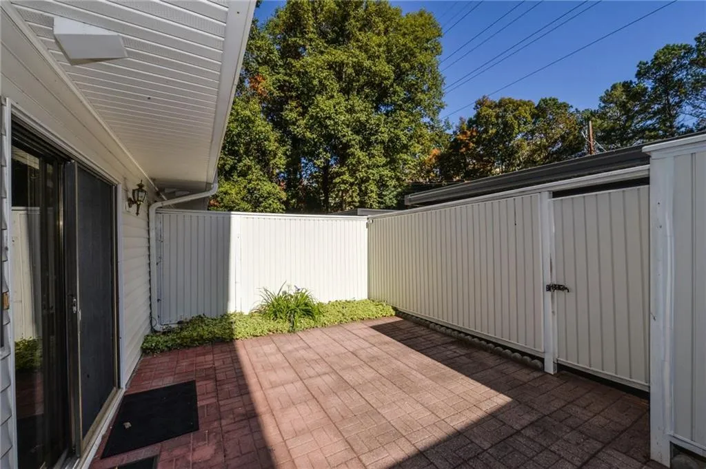 7078 Stonington Drive, Sandy Springs, Georgia 30328, 3 Bedrooms Bedrooms, ,2 BathroomsBathrooms,Residential,Sold,7078 Stonington Drive,5771328