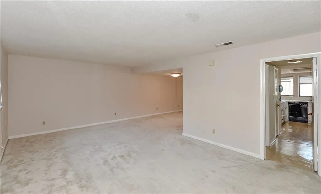 7078 Stonington Drive, Sandy Springs, Georgia 30328, 3 Bedrooms Bedrooms, ,2 BathroomsBathrooms,Residential,Sold,7078 Stonington Drive,5771328