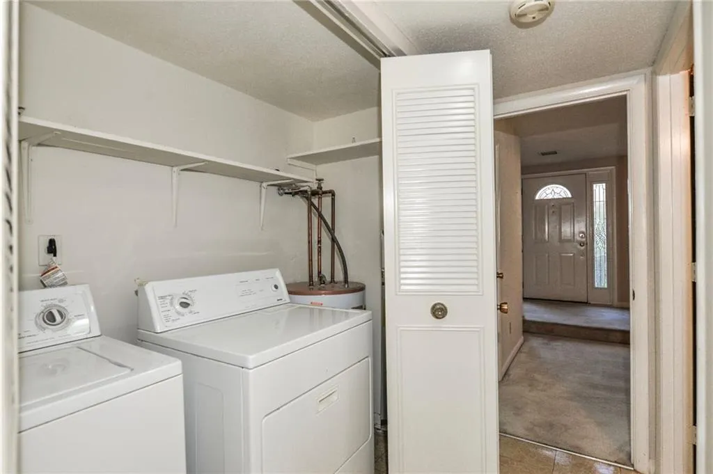 7078 Stonington Drive, Sandy Springs, Georgia 30328, 3 Bedrooms Bedrooms, ,2 BathroomsBathrooms,Residential,Sold,7078 Stonington Drive,5771328