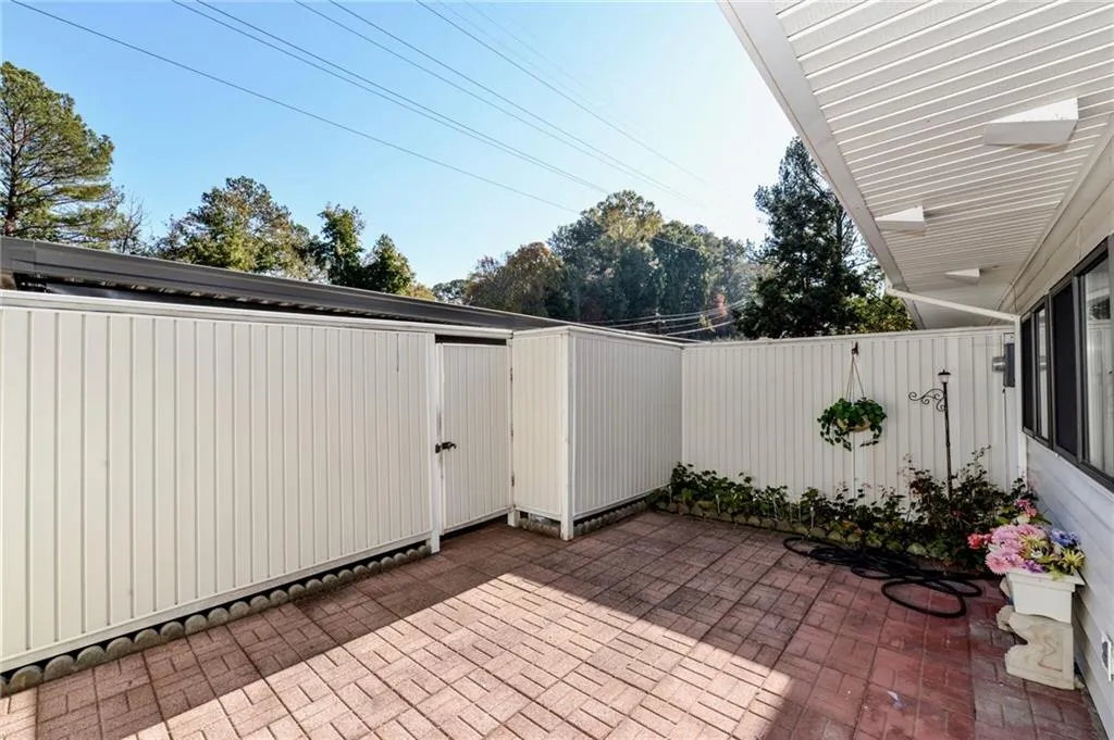 7078 Stonington Drive, Sandy Springs, Georgia 30328, 3 Bedrooms Bedrooms, ,2 BathroomsBathrooms,Residential,Sold,7078 Stonington Drive,5771328