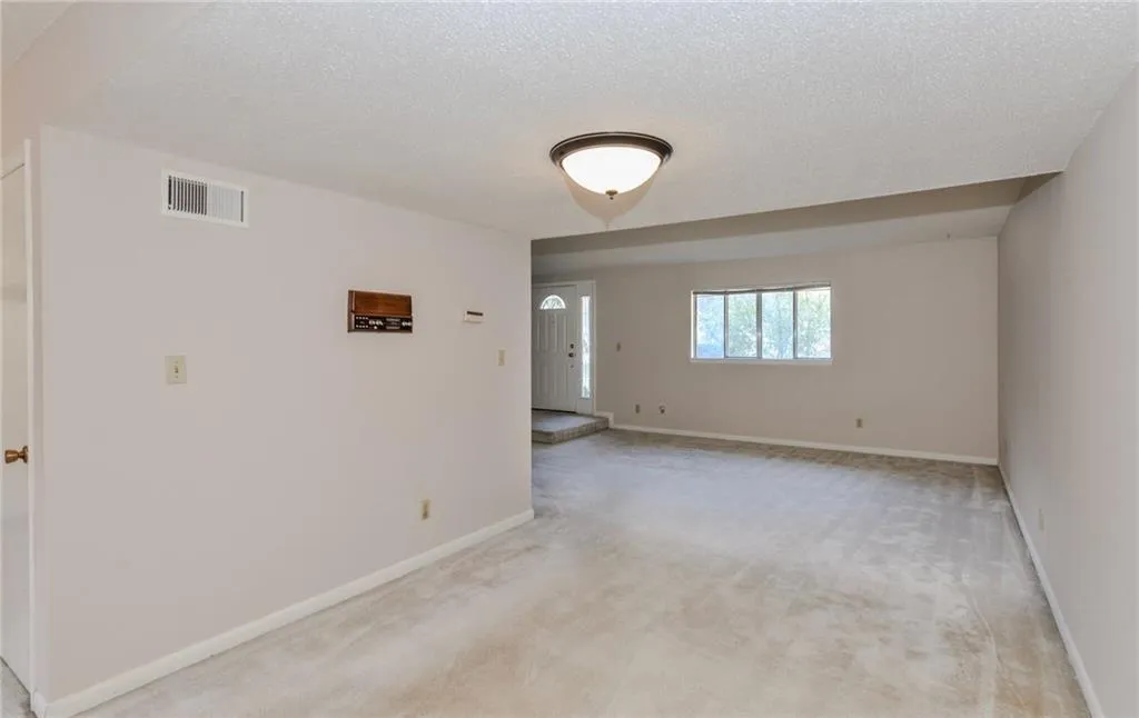 7078 Stonington Drive, Sandy Springs, Georgia 30328, 3 Bedrooms Bedrooms, ,2 BathroomsBathrooms,Residential,Sold,7078 Stonington Drive,5771328