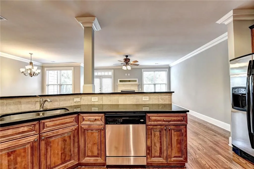 8065 Glisten Avenue, Sandy Springs, Georgia 30328, 3 Bedrooms Bedrooms, ,2 BathroomsBathrooms,Residential,Sold,8065 Glisten Avenue,6550814