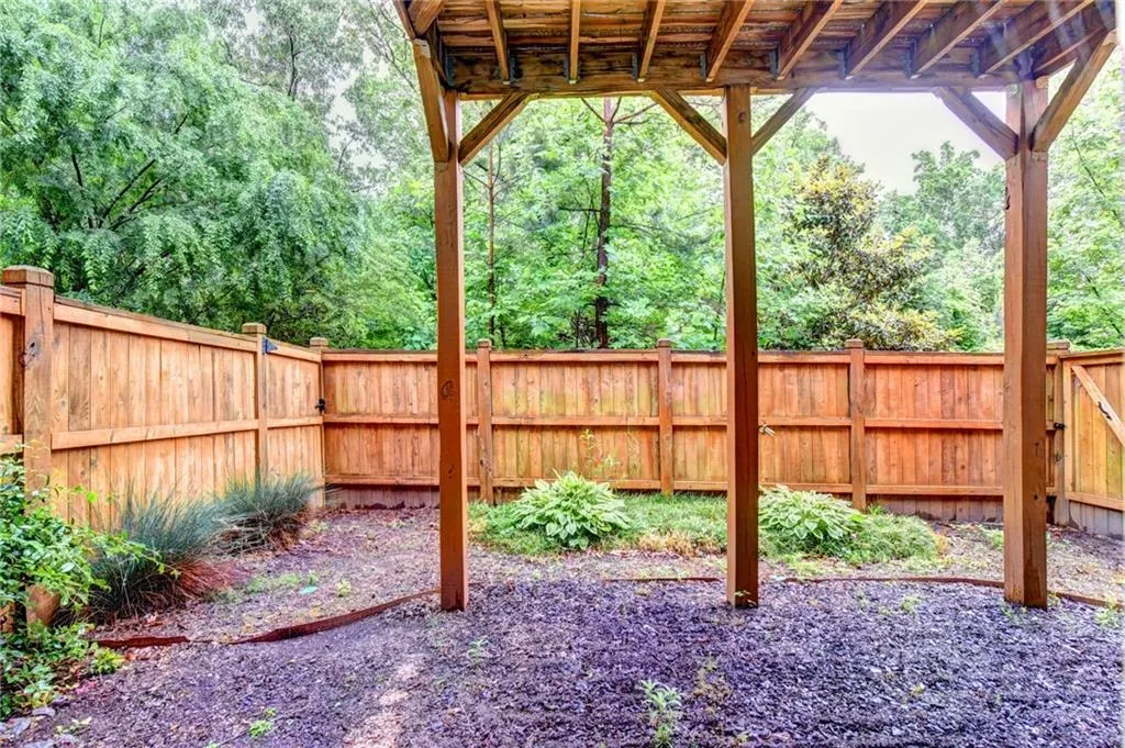 8065 Glisten Avenue, Sandy Springs, Georgia 30328, 3 Bedrooms Bedrooms, ,2 BathroomsBathrooms,Residential,Sold,8065 Glisten Avenue,6550814