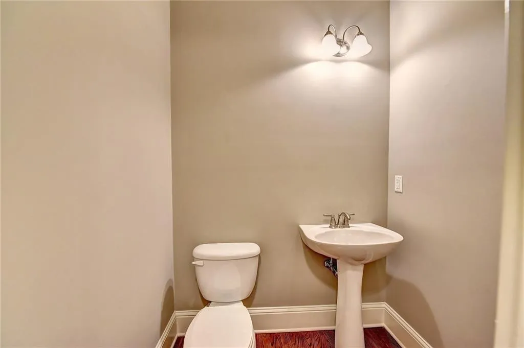 8065 Glisten Avenue, Sandy Springs, Georgia 30328, 3 Bedrooms Bedrooms, ,2 BathroomsBathrooms,Residential,Sold,8065 Glisten Avenue,6550814