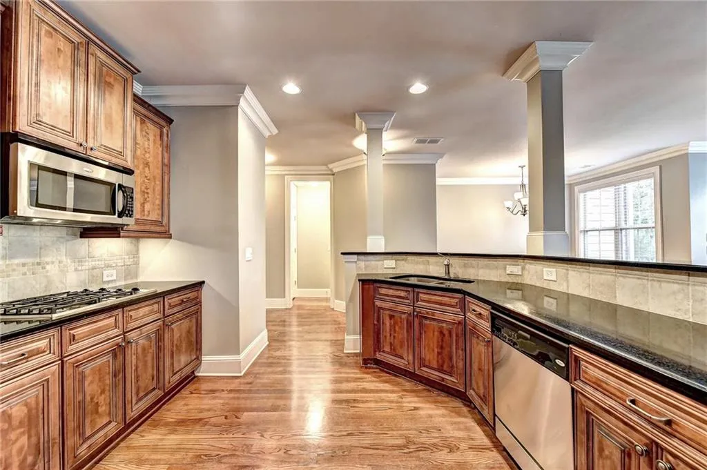 8065 Glisten Avenue, Sandy Springs, Georgia 30328, 3 Bedrooms Bedrooms, ,2 BathroomsBathrooms,Residential,Sold,8065 Glisten Avenue,6550814