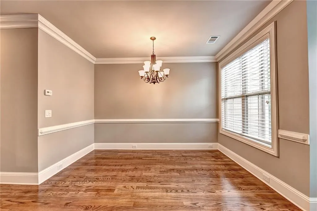 8065 Glisten Avenue, Sandy Springs, Georgia 30328, 3 Bedrooms Bedrooms, ,2 BathroomsBathrooms,Residential,Sold,8065 Glisten Avenue,6550814