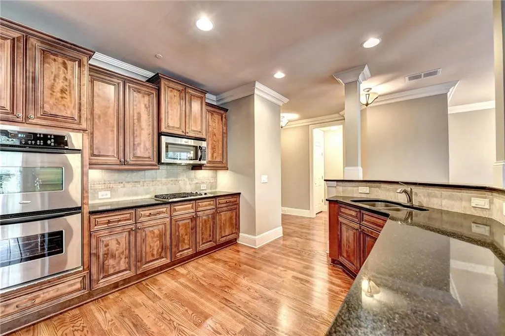 8065 Glisten Avenue, Sandy Springs, Georgia 30328, 3 Bedrooms Bedrooms, ,2 BathroomsBathrooms,Residential,Sold,8065 Glisten Avenue,6550814